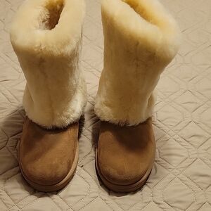Women's Beige Shearling Boots